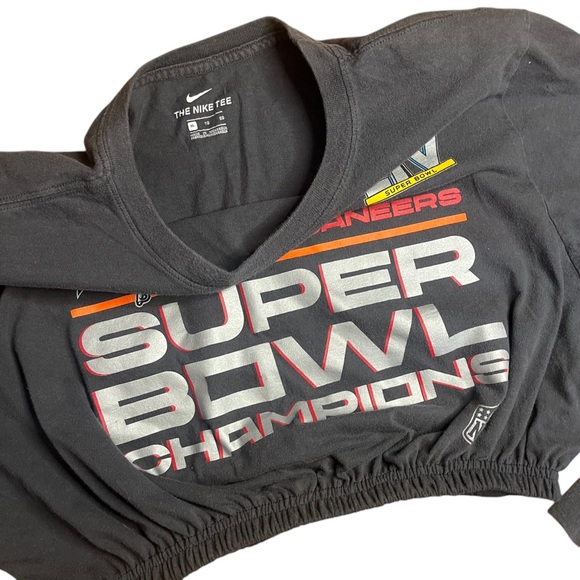 Tampa Bay Buccaneers Reworked Custom Longsleeve Crop Top - Picture 4 of 5